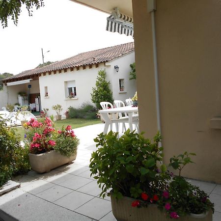 Les Tilleuls B&B โอรองช์ ภายนอก รูปภาพ