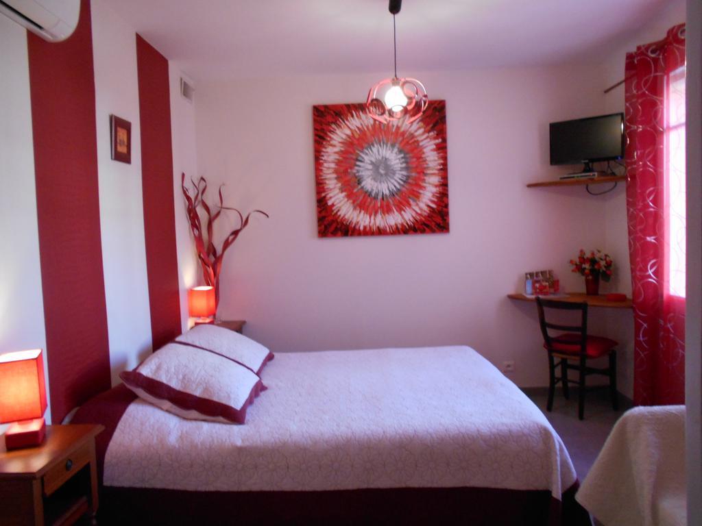 Les Tilleuls B&B โอรองช์ ห้อง รูปภาพ
