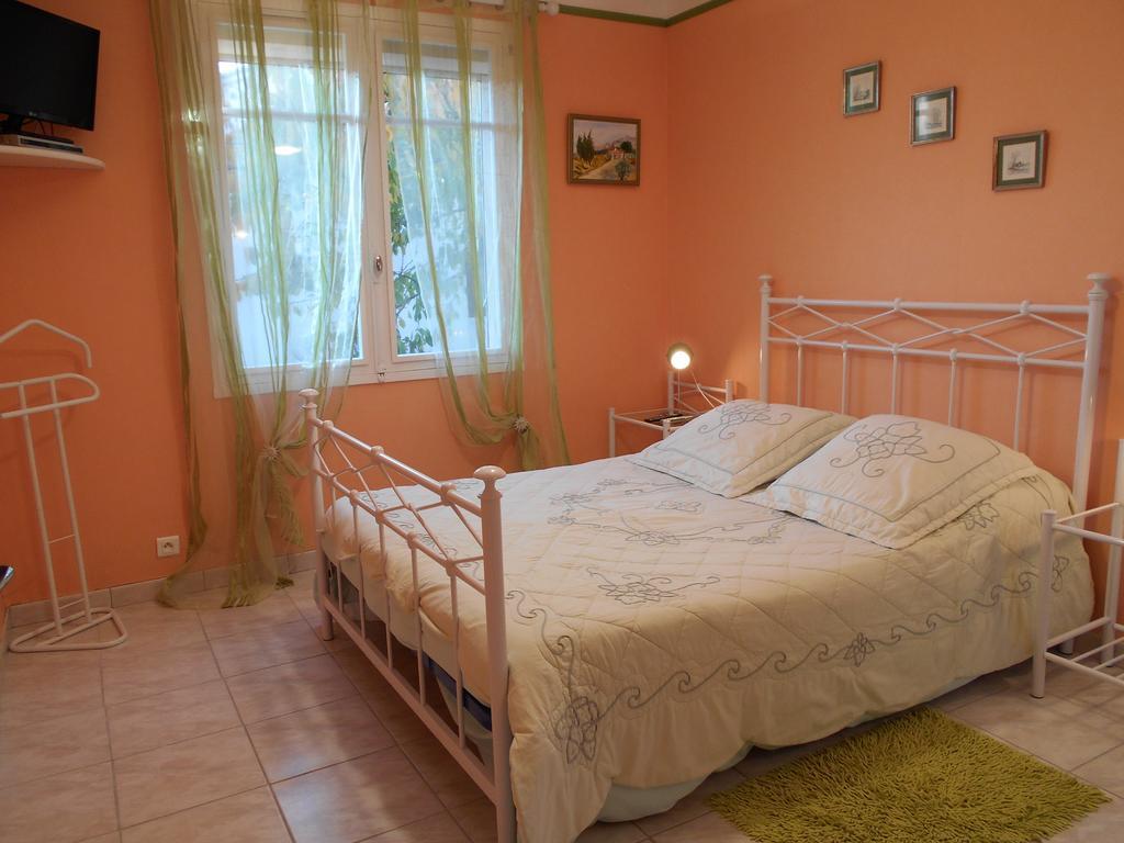 Les Tilleuls B&B โอรองช์ ห้อง รูปภาพ