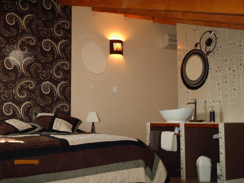 Les Tilleuls B&B โอรองช์ ห้อง รูปภาพ
